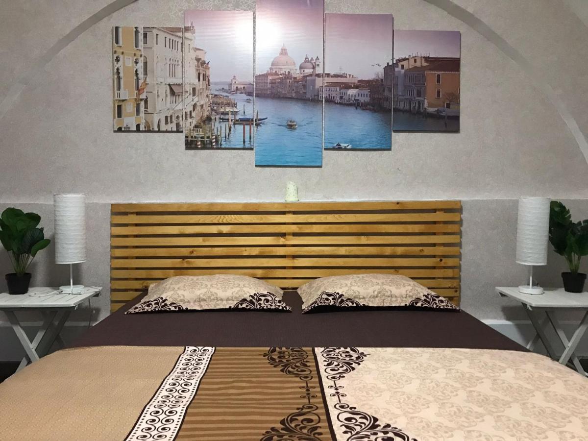 Large Apartment City Centre Бухарест Экстерьер фото