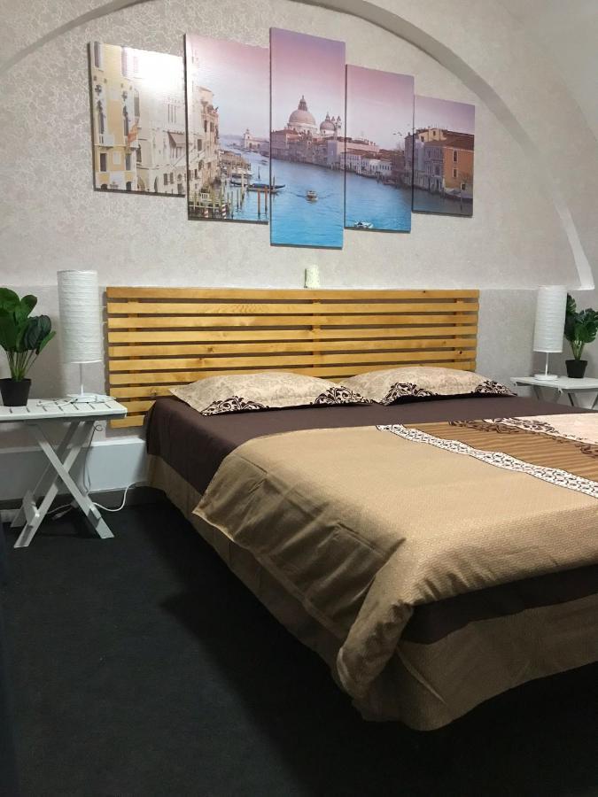 Large Apartment City Centre Бухарест Экстерьер фото